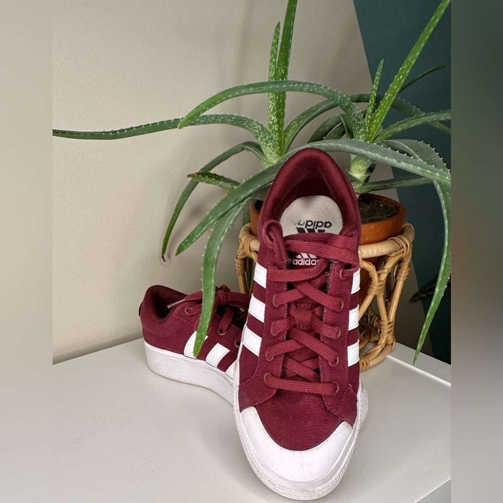 Adidas Burgundy White Canvas Sneakers Unisex Low-Top Trainers 3-Stripe Style 8.5